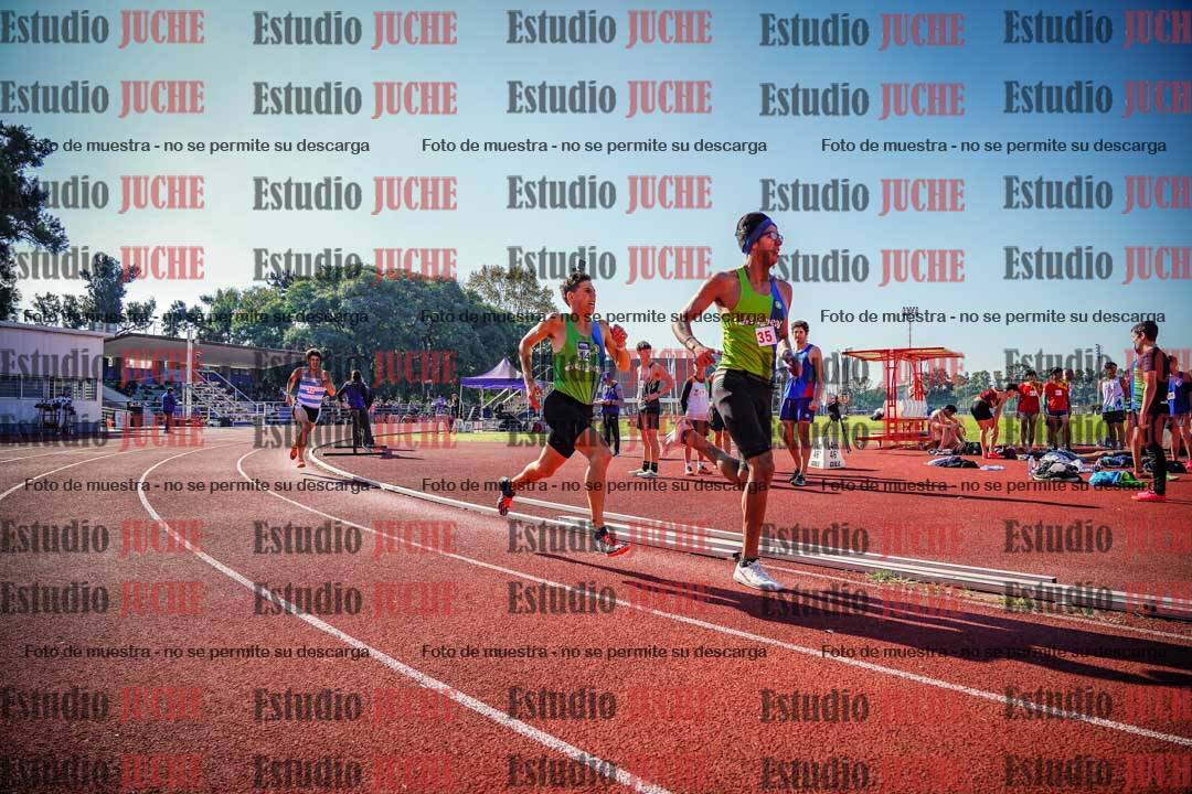 Fotos de los 800 m llanos de varones