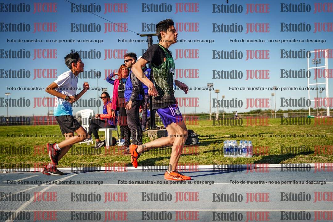 Fotos de los 2000 m llanos de varones
