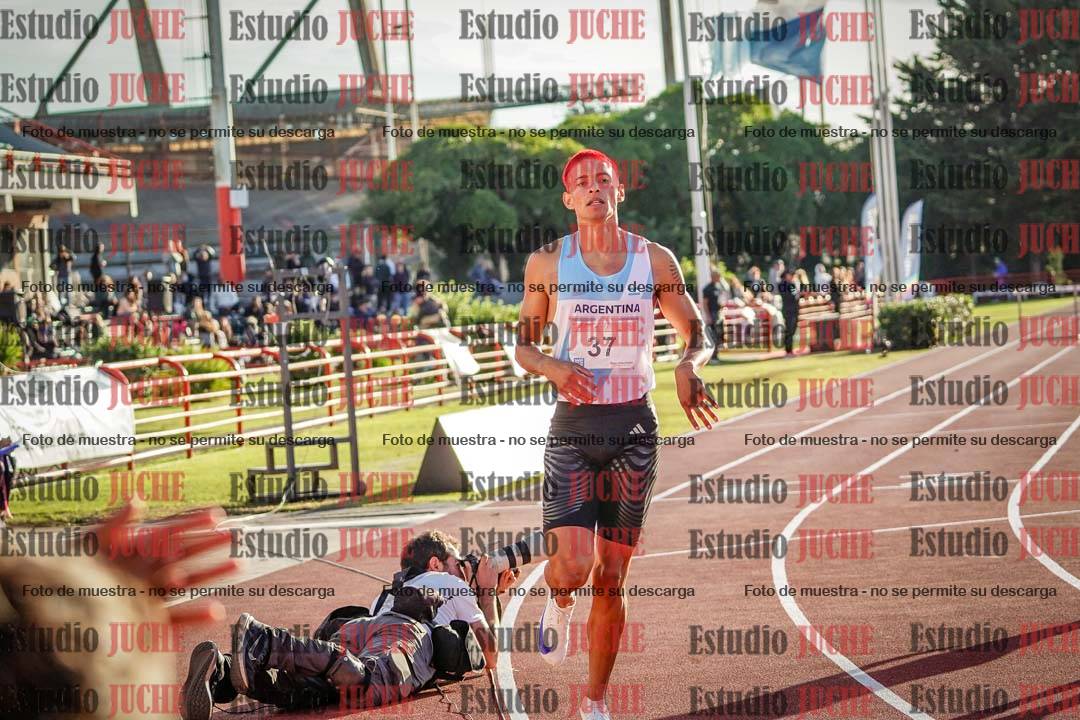 Fotos de los 400 m con vallas de varones - FINAL