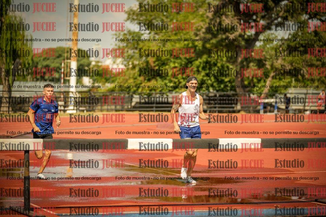 Fotos de los 3000 m con obstáculos de varones