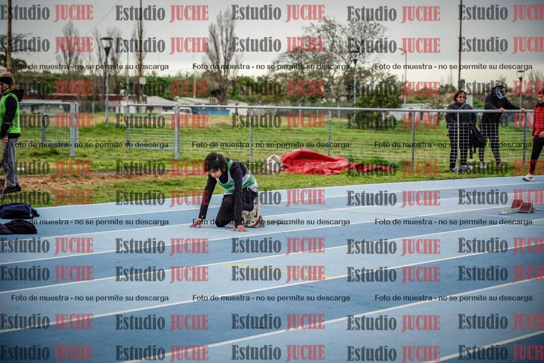 Fotos de los 300 m llanos de varones - U17