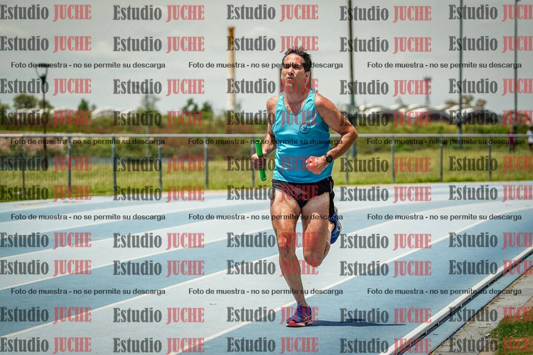 Fotos durante el transcurso de los relevos 20' para running teams - serie 2