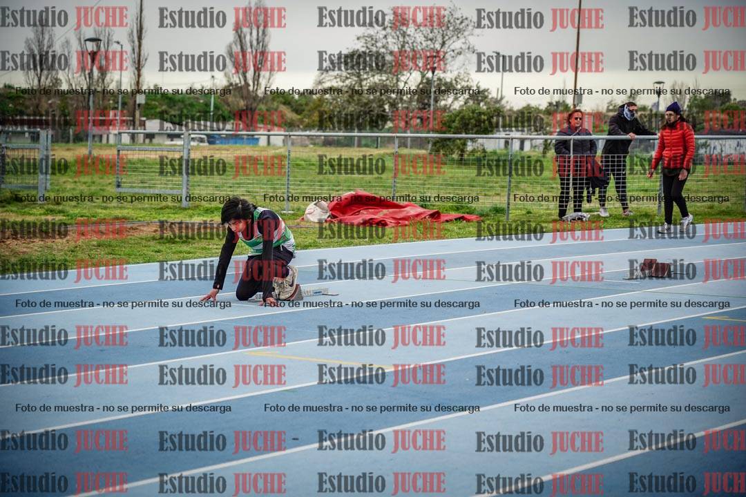 Fotos de los 300 m llanos de varones - U17