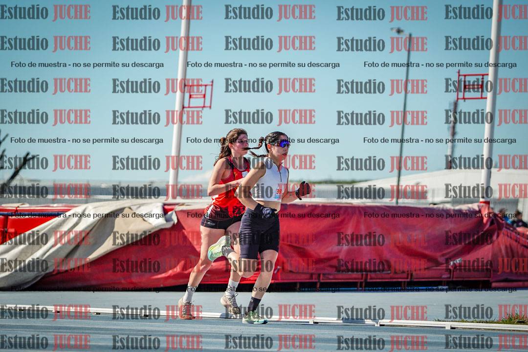 Fotos de los 5000 m llanos de mujeres y varones
