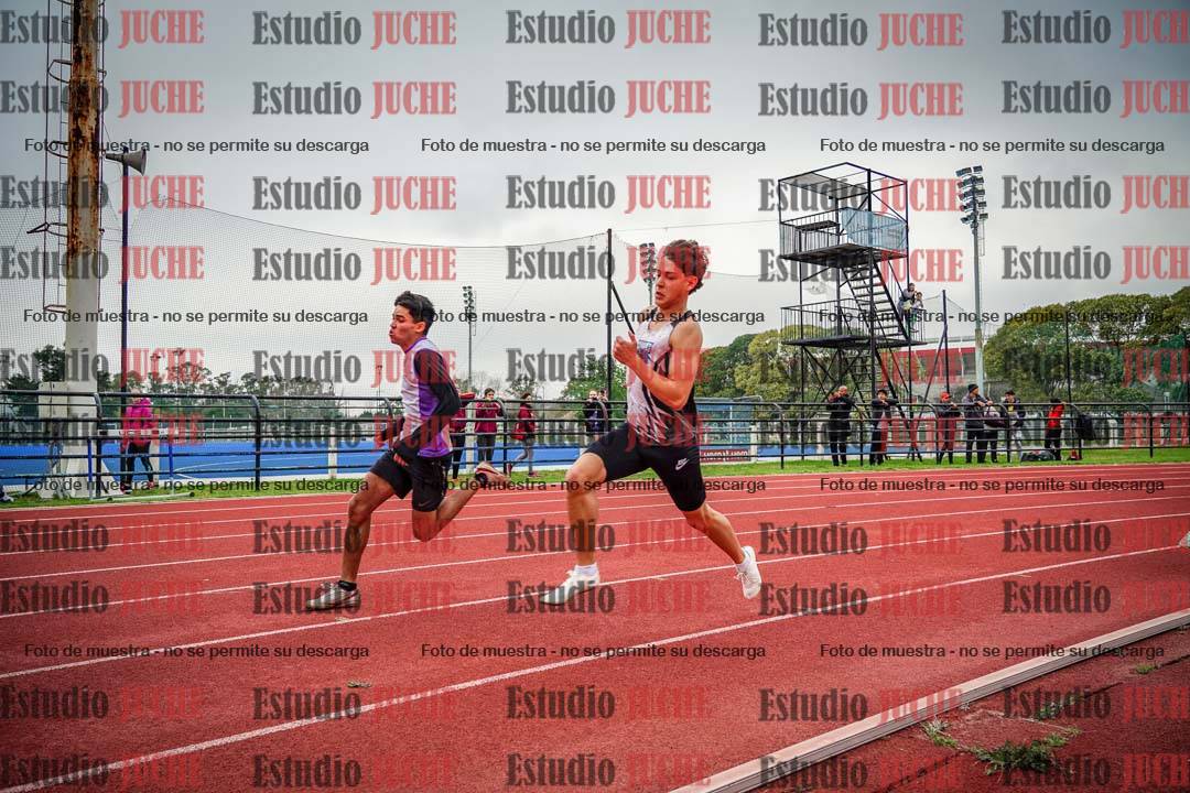 Fotos de los 200 m llanos de varones