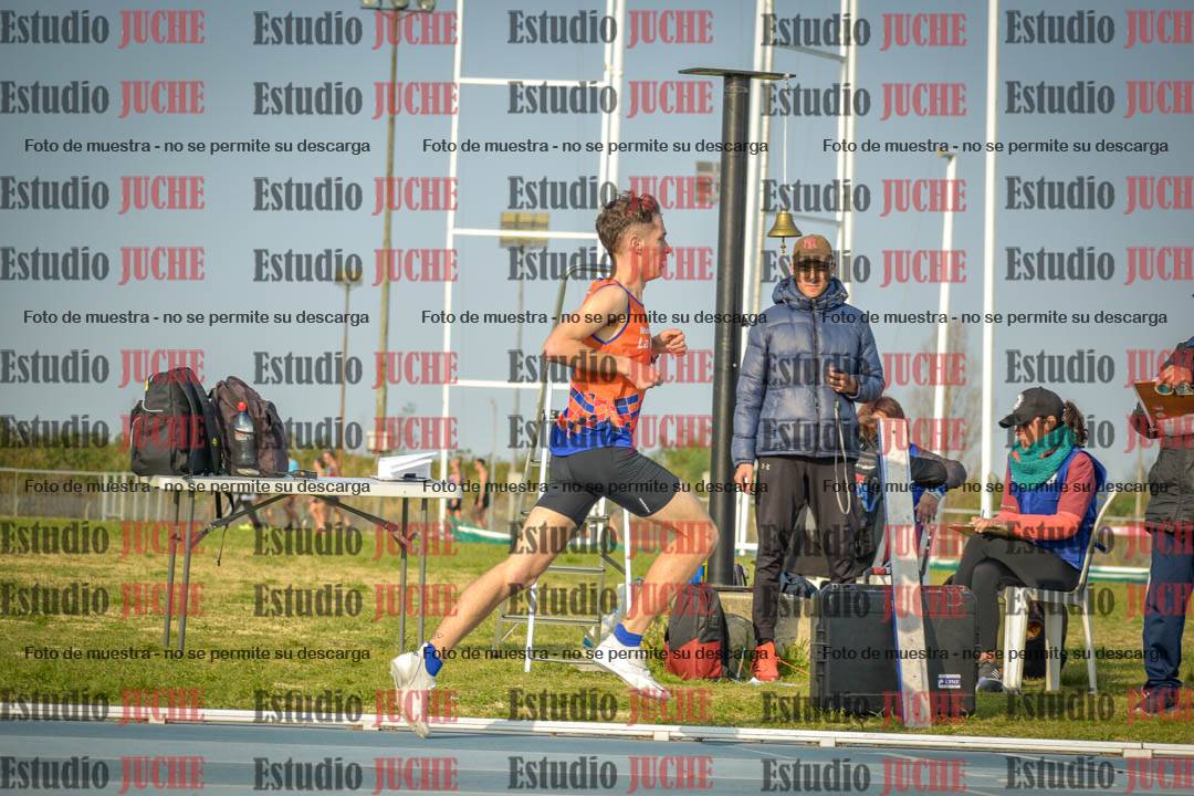 Fotos de los 3000 m llanos de varones