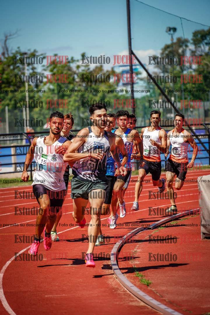 Fotos de los 800 m llanos de varones