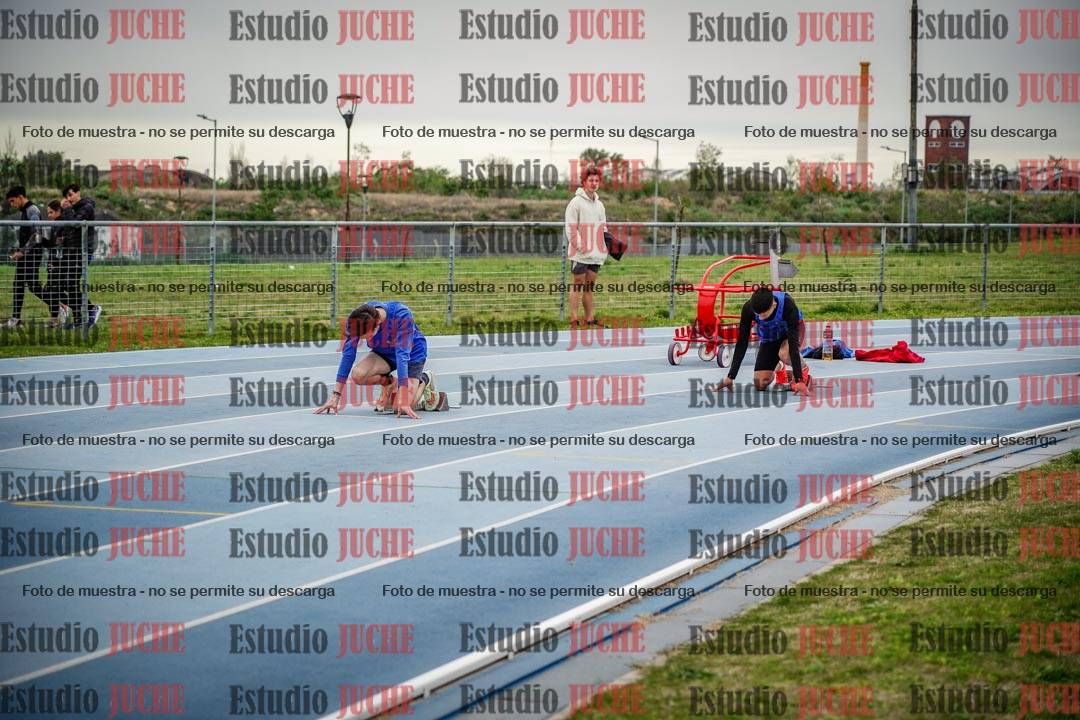 Fotos de los 300 m llanos de varones - U17