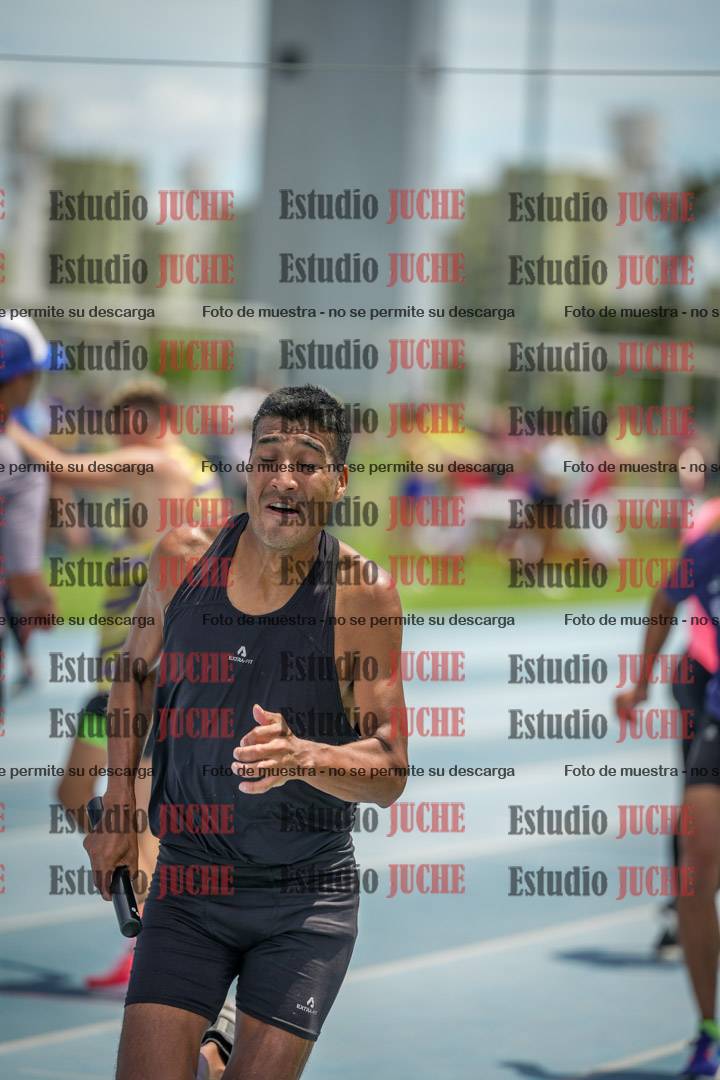 Fotos durante el transcurso de los relevos 20' para running teams - serie 2