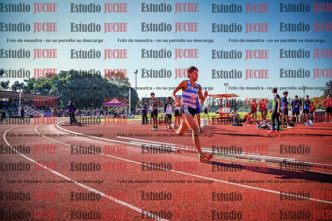Fotos de los 800 m llanos de varones
