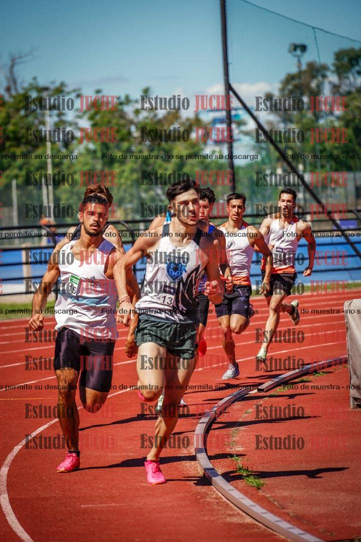 Fotos de los 800 m llanos de varones