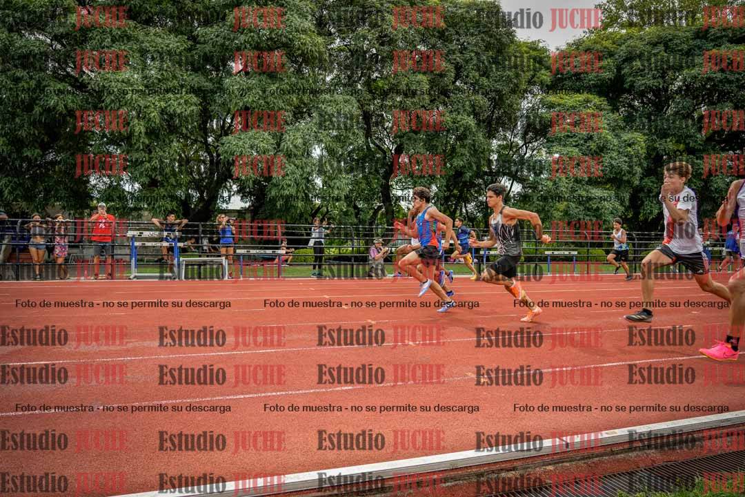 Fotos de los 80 m de varones