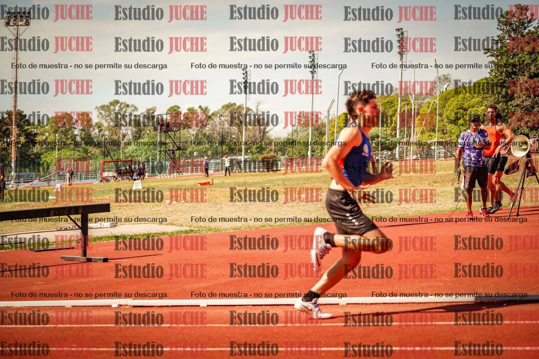 Fotos de los 400 m llanos de varones