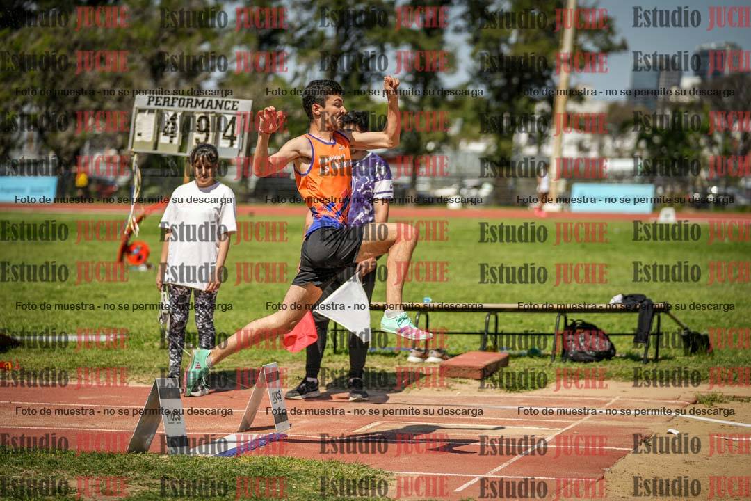 Fotos del salto en largo de varones - (incluye octatlón)