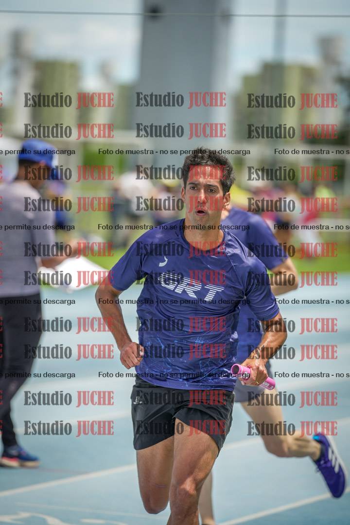 Fotos durante el transcurso de los relevos 20' para running teams - serie 2