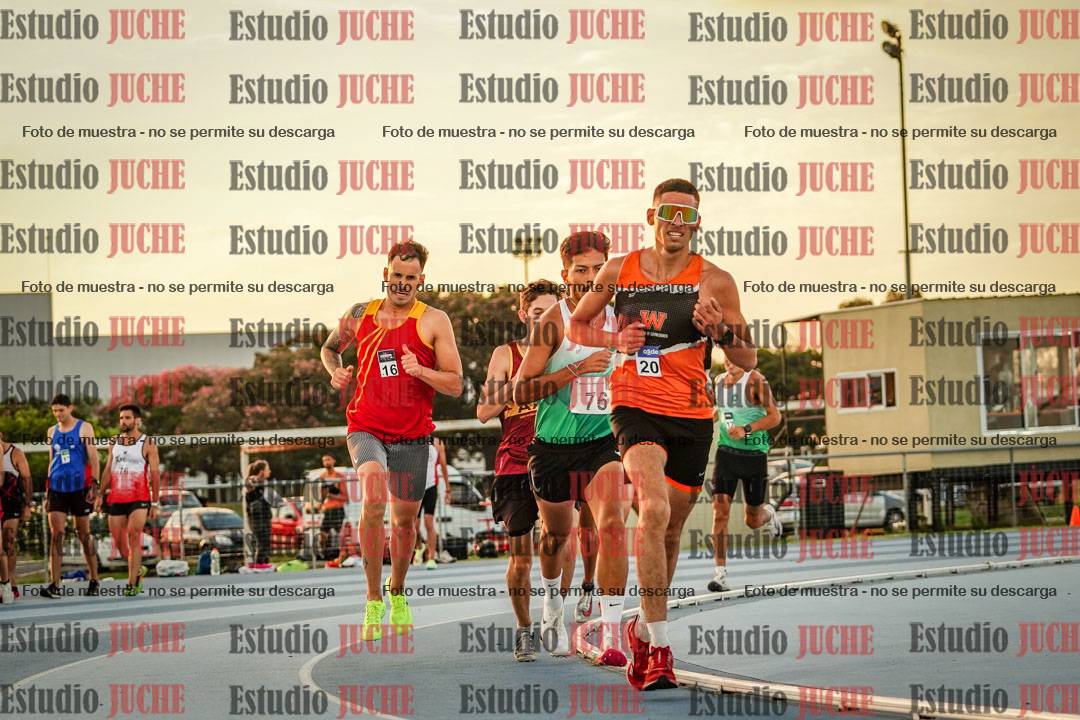 Fotos de los 3000 m llanos de varones
