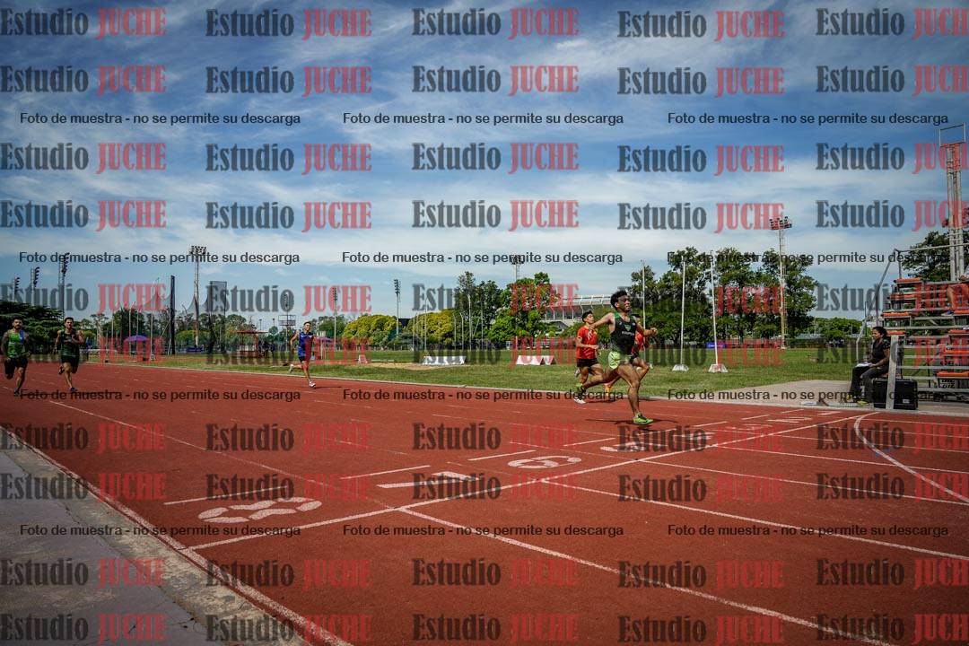 Fotos de los 400 m llanos de varones