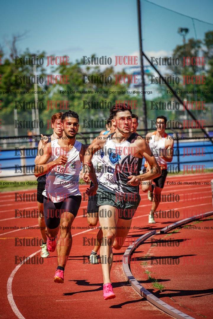 Fotos de los 800 m llanos de varones