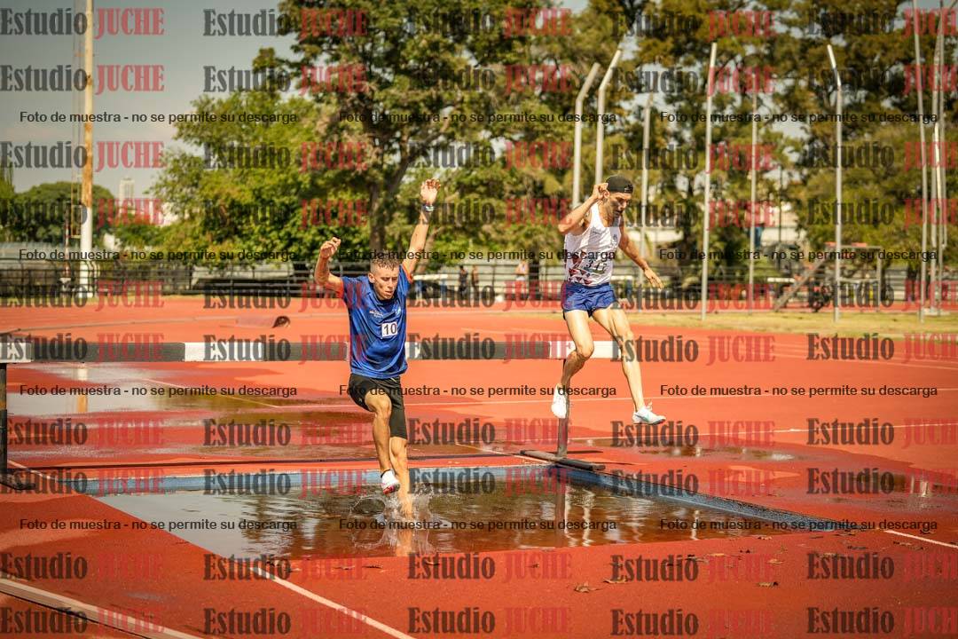 Fotos de los 3000 m con obstáculos de varones