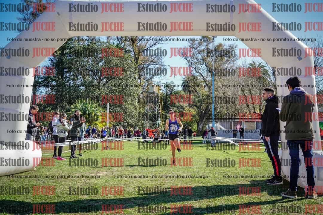 Fotos de la llegada del cross de 2000 m