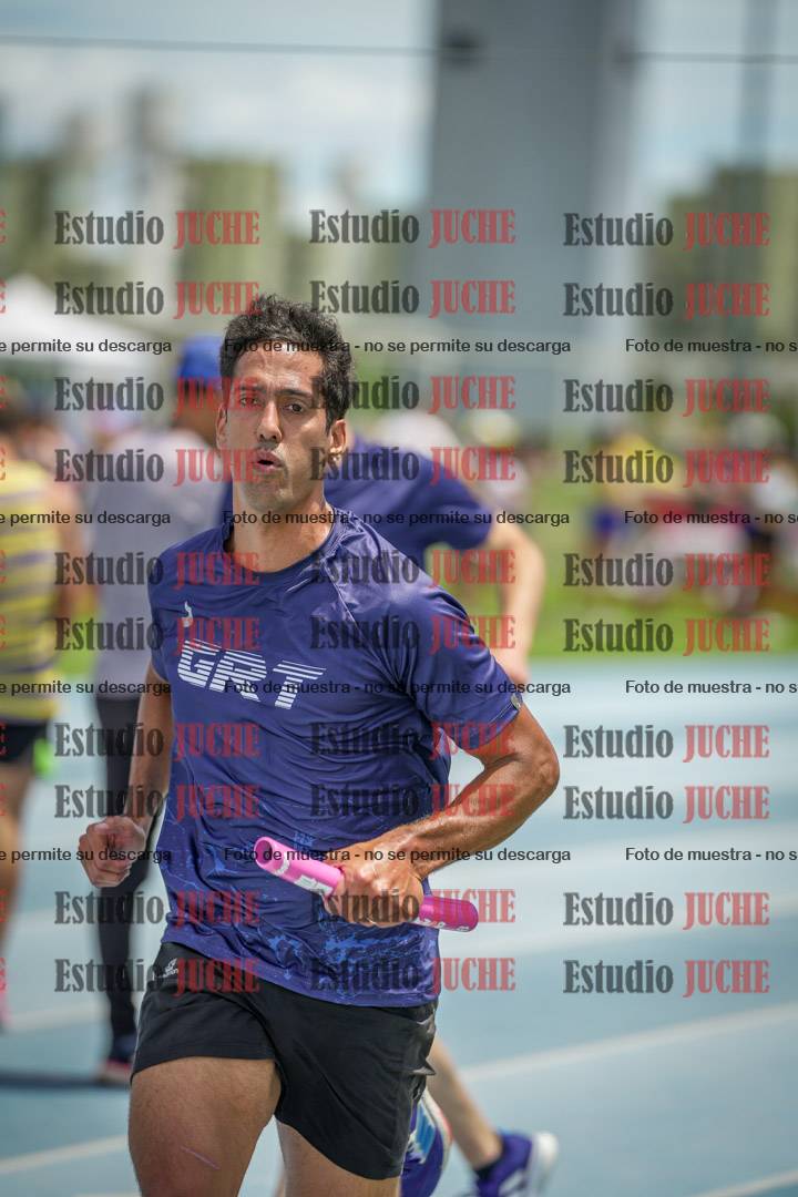Fotos durante el transcurso de los relevos 20' para running teams - serie 2