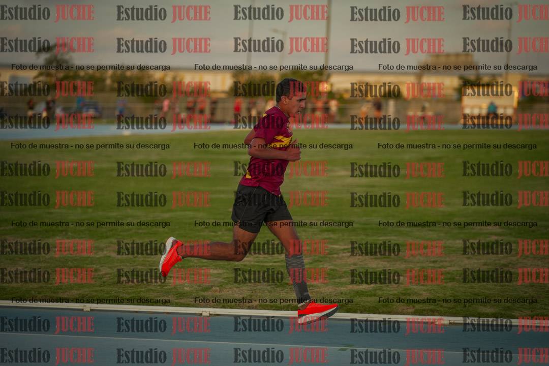 Fotos de los 3000 m llanos de varones