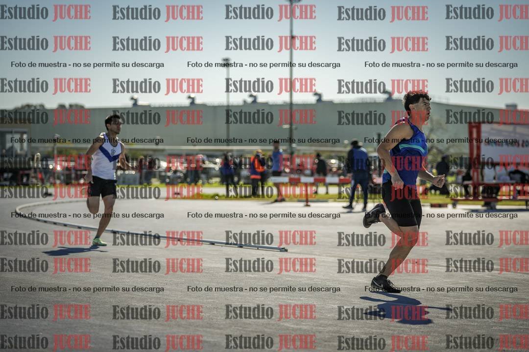 Fotos de los 400 m llanos de varones