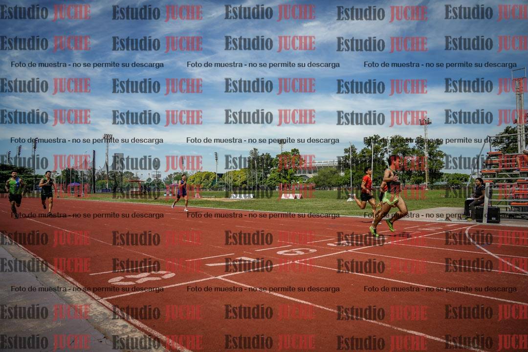 Fotos de los 400 m llanos de varones