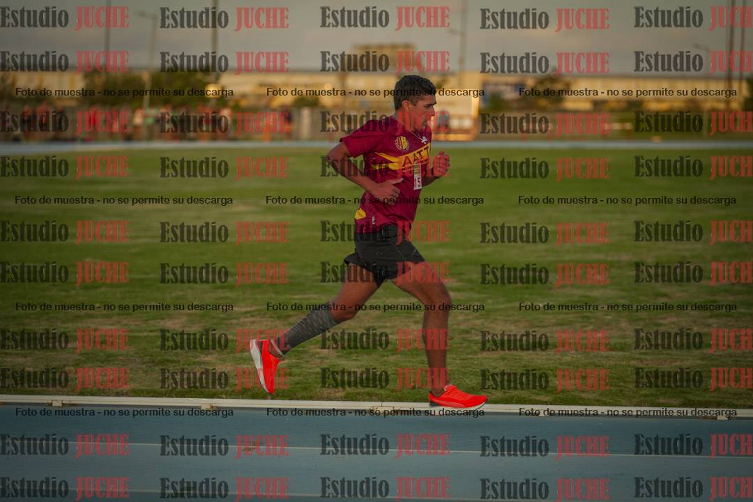 Fotos de los 3000 m llanos de varones