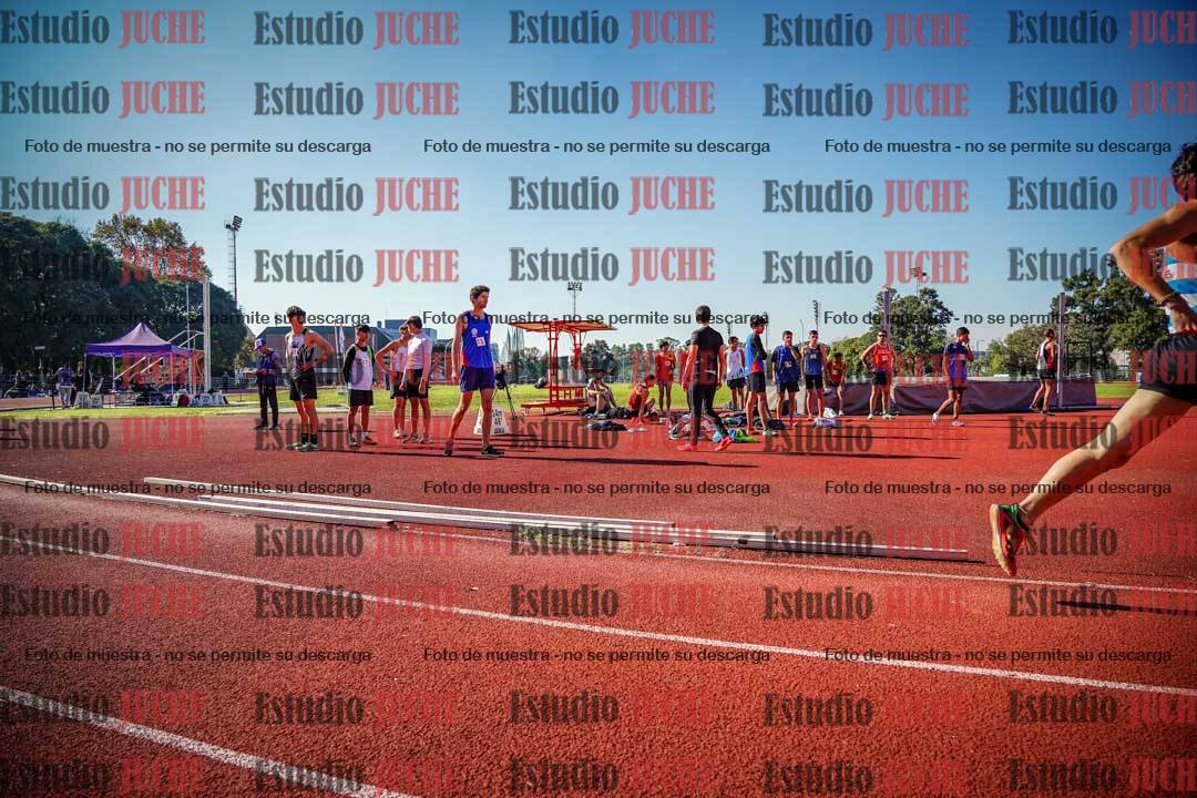 Fotos de los 800 m llanos de varones