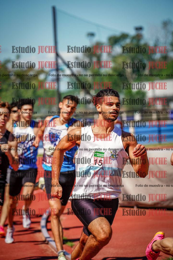 Fotos de los 800 m llanos de varones