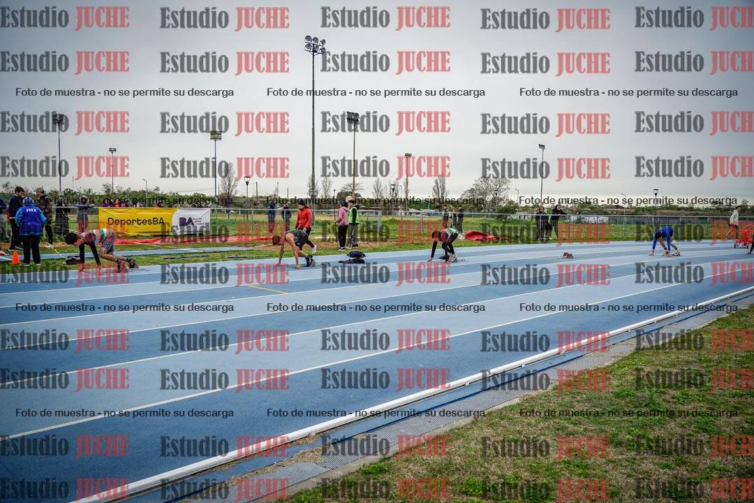 Fotos de los 300 m llanos de varones - U17