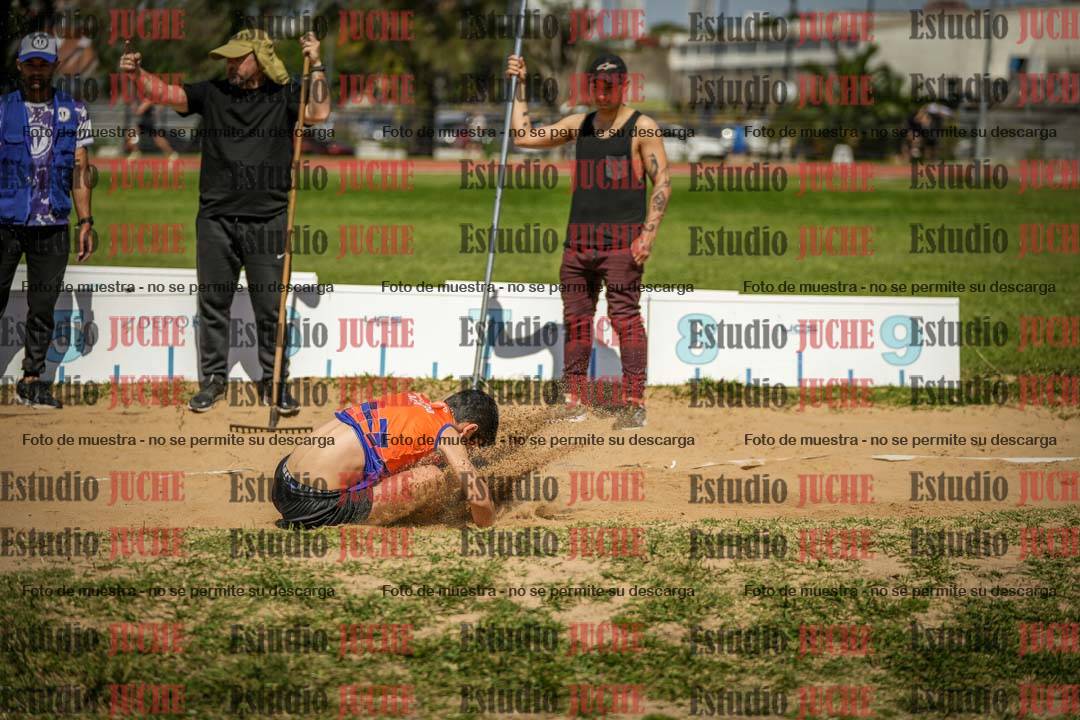 Fotos del salto en largo de varones - (incluye octatlón)