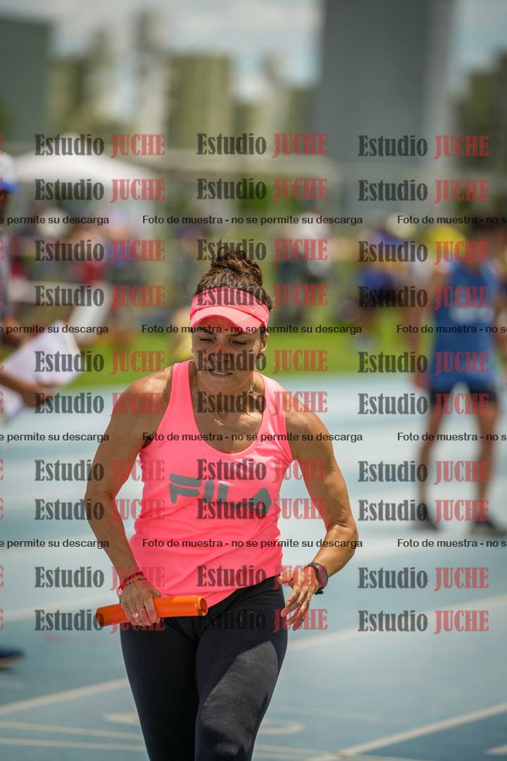 Fotos durante el transcurso de los relevos 20' para running teams - serie 2