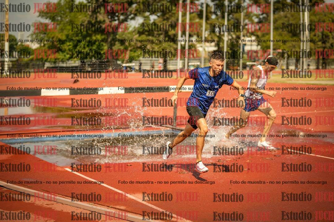 Fotos de los 3000 m con obstáculos de varones