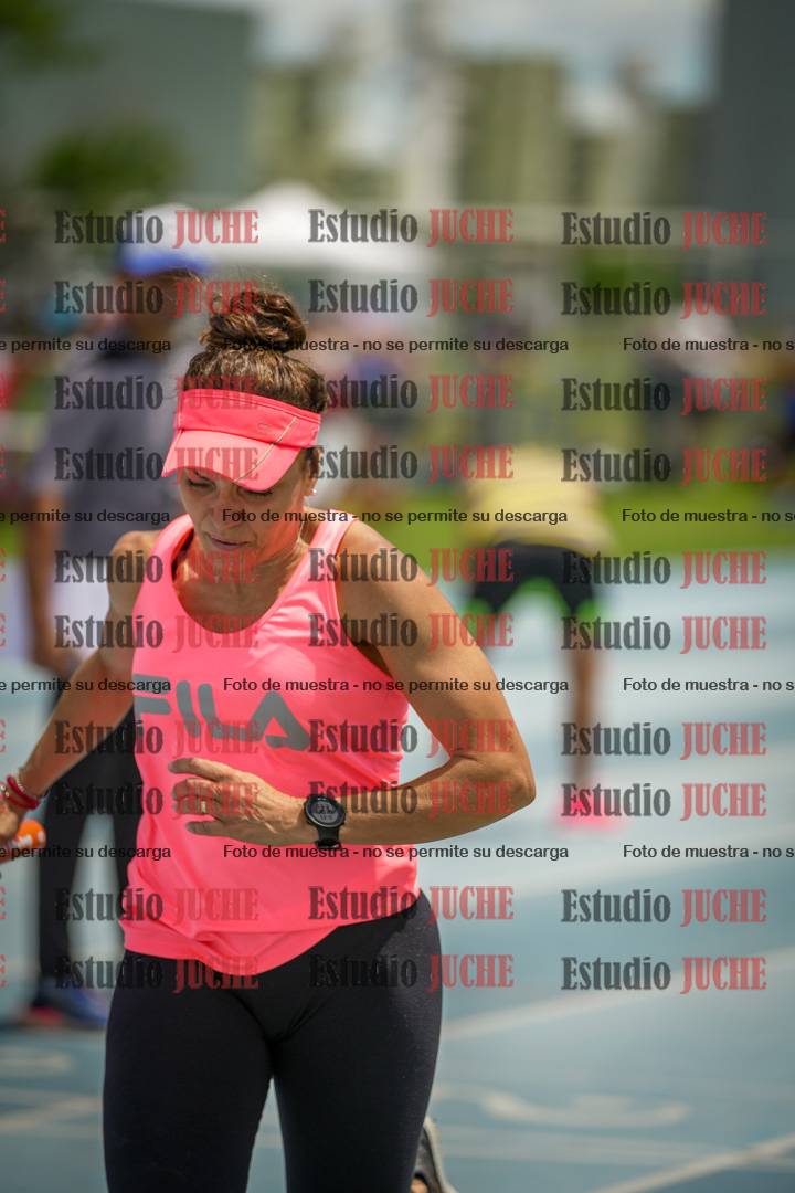Fotos durante el transcurso de los relevos 20' para running teams - serie 2