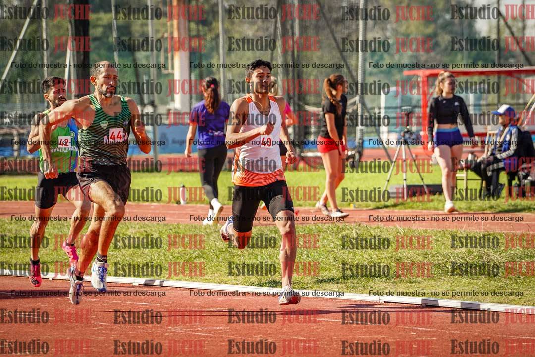 Fotos de los 800 m llanos de varones