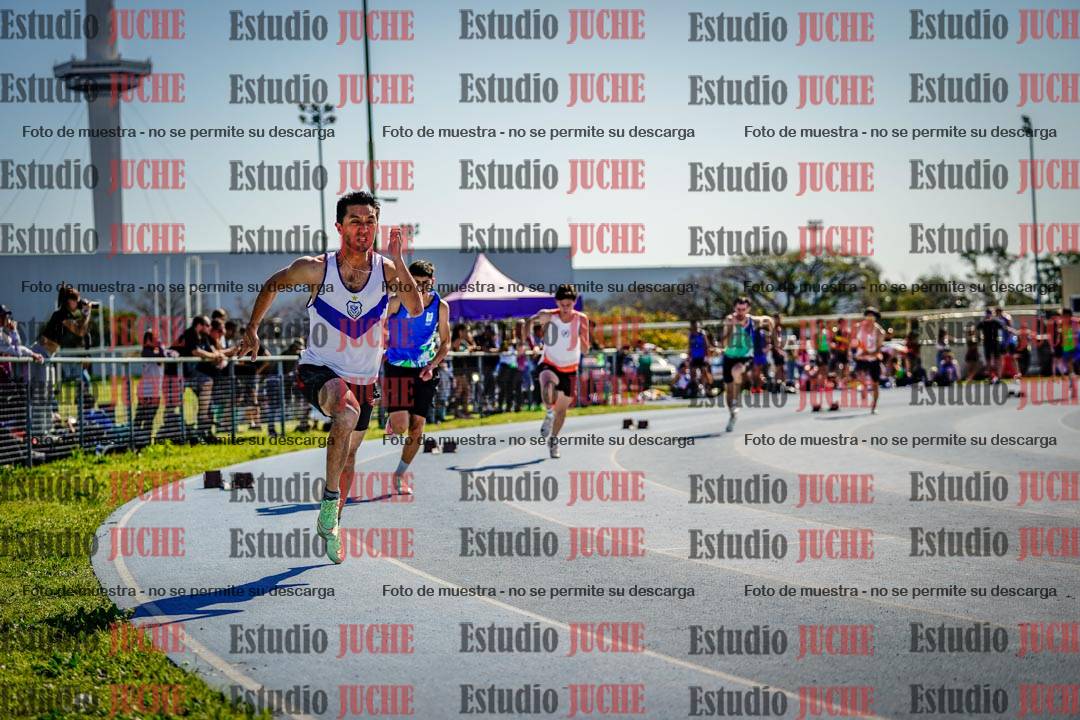 Fotos de los 400 m llanos de varones