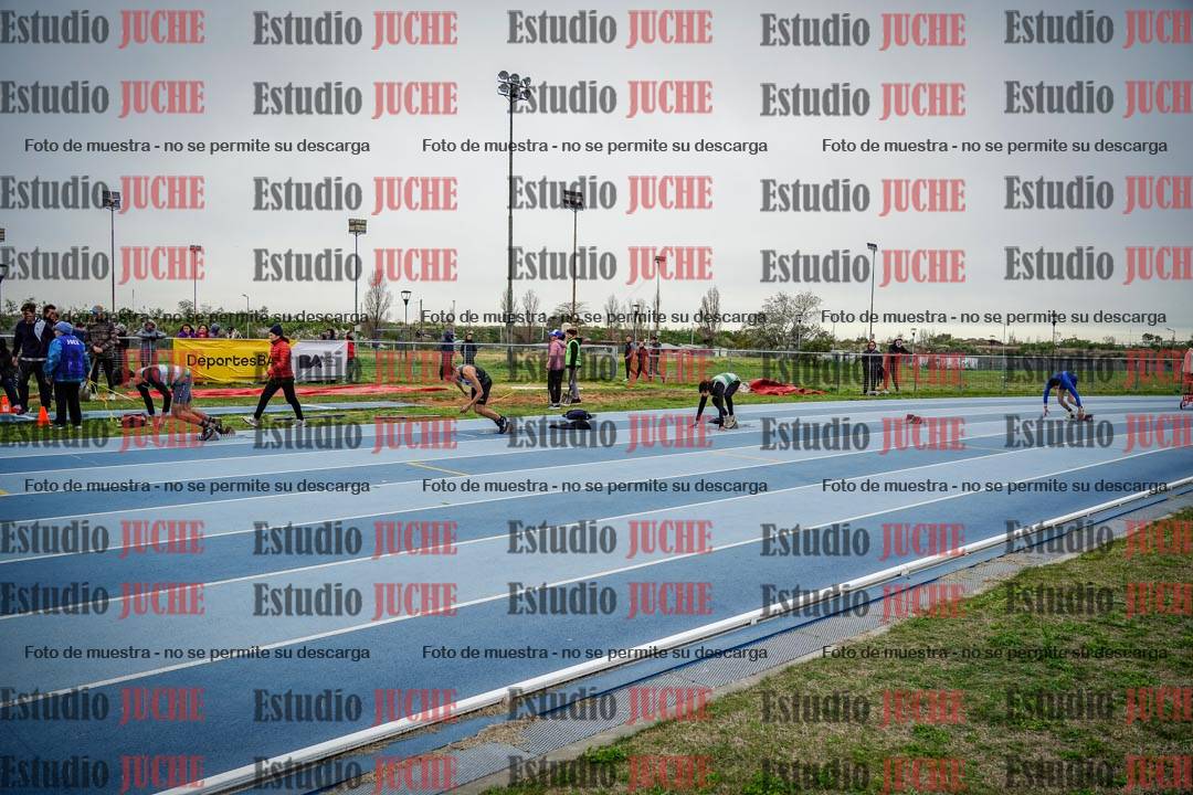 Fotos de los 300 m llanos de varones - U17