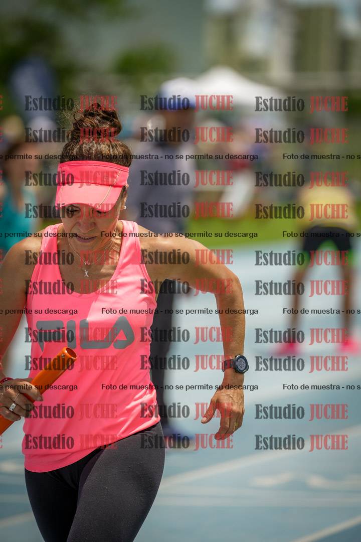 Fotos durante el transcurso de los relevos 20' para running teams - serie 2