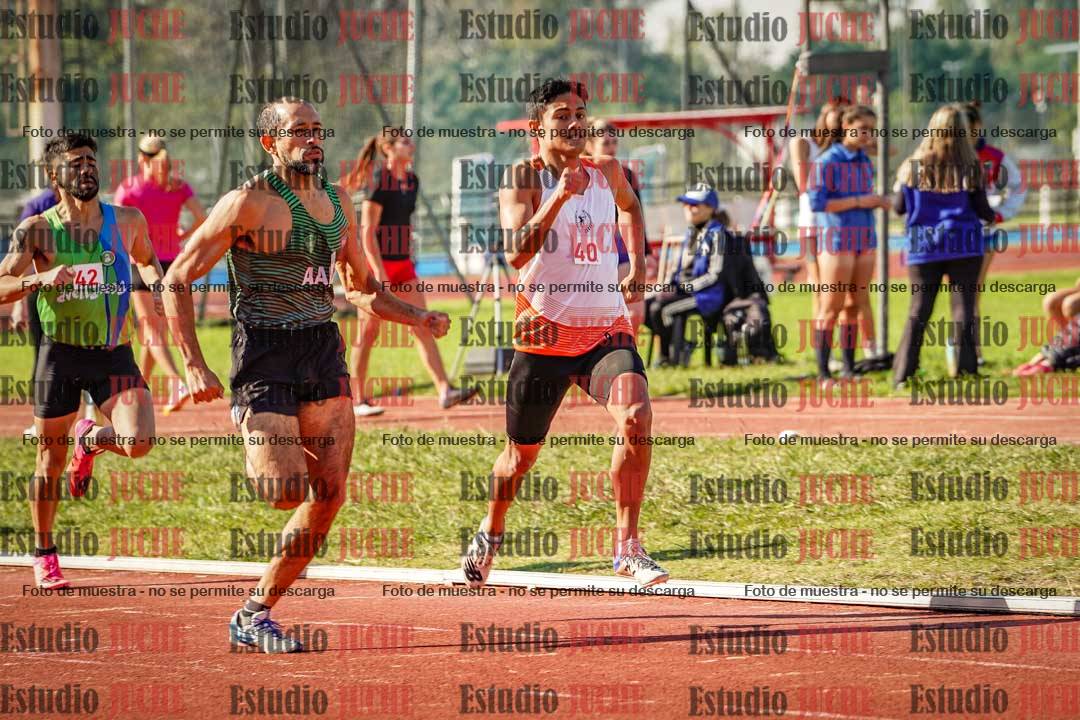 Fotos de los 800 m llanos de varones