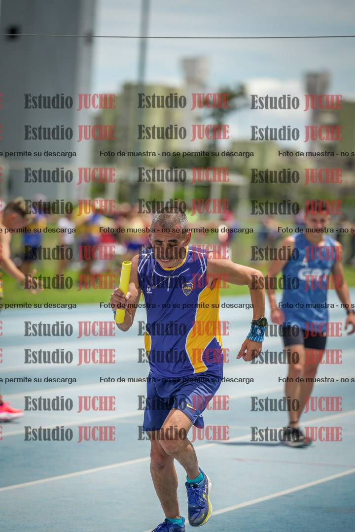 Fotos durante el transcurso de los relevos 20' para running teams - serie 2