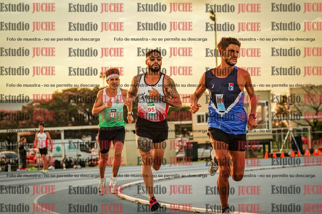 Fotos de los 3000 m llanos de varones