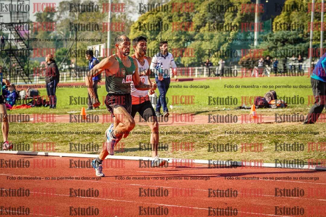 Fotos de los 800 m llanos de varones