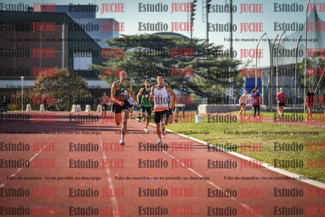 Fotos de los 800 m llanos de varones