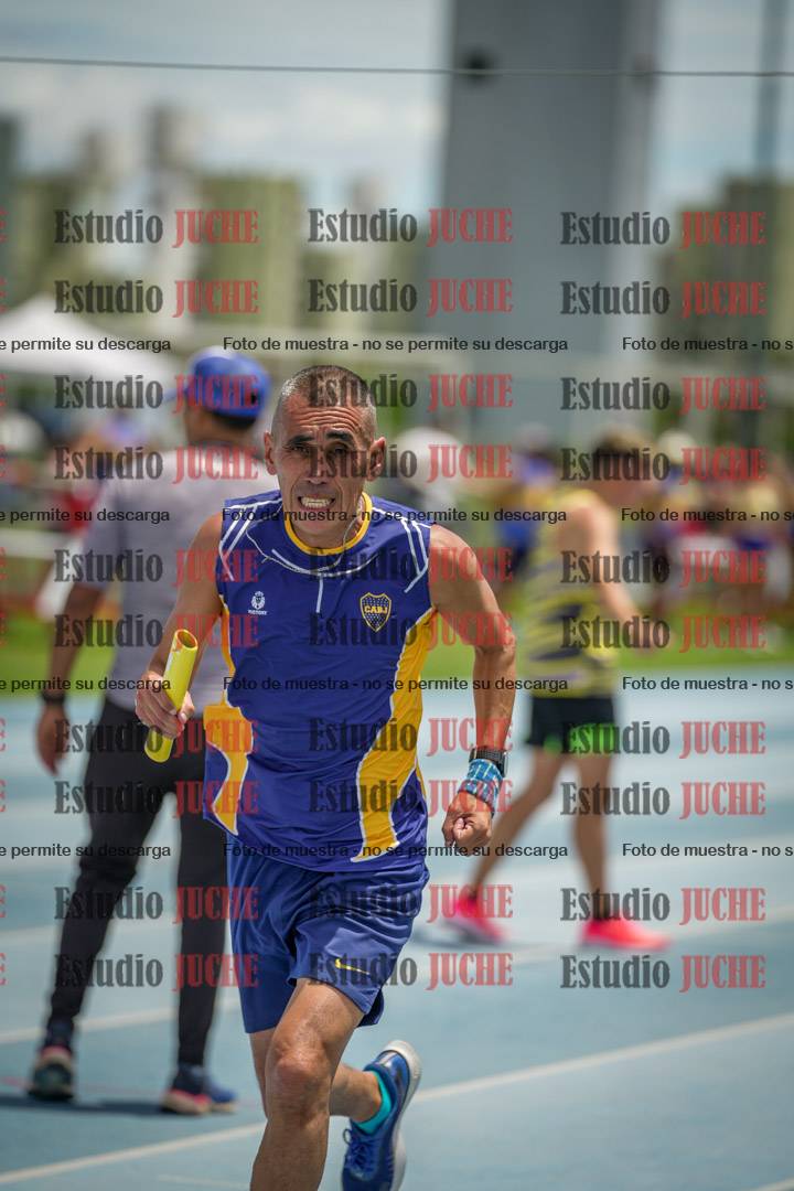 Fotos durante el transcurso de los relevos 20' para running teams - serie 2