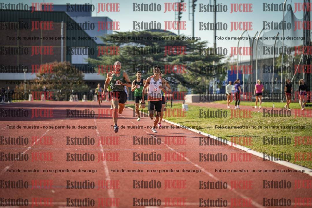 Fotos de los 800 m llanos de varones