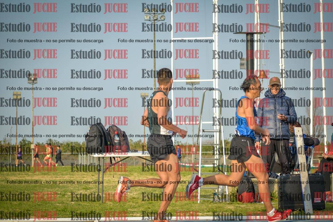 Fotos de los 3000 m llanos de varones