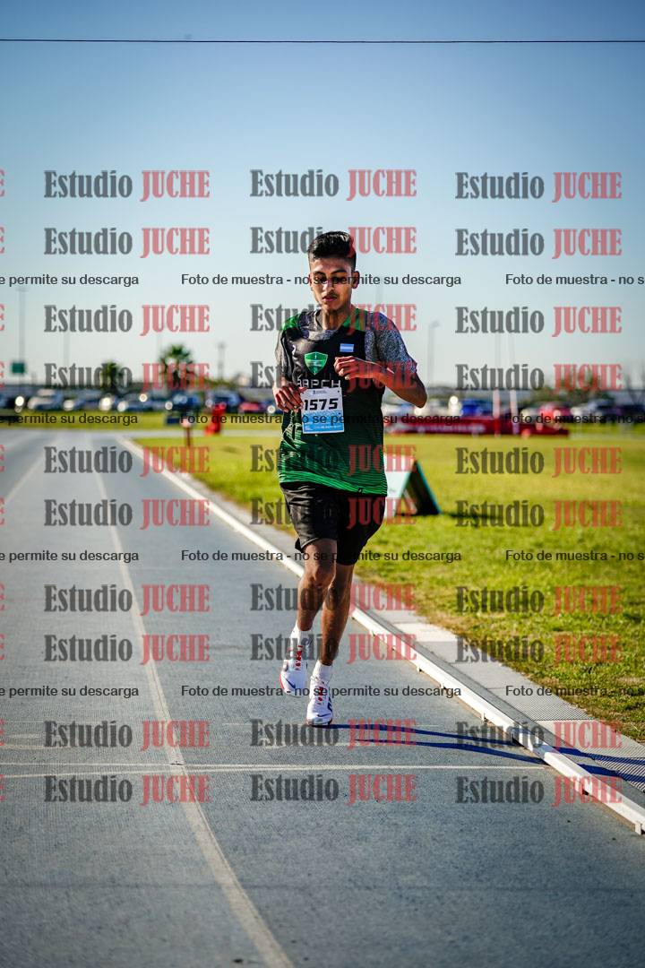 Fotos de los 2000 m llanos de varones