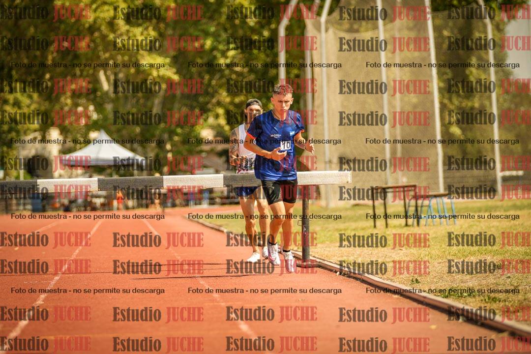 Fotos de los 3000 m con obstáculos de varones